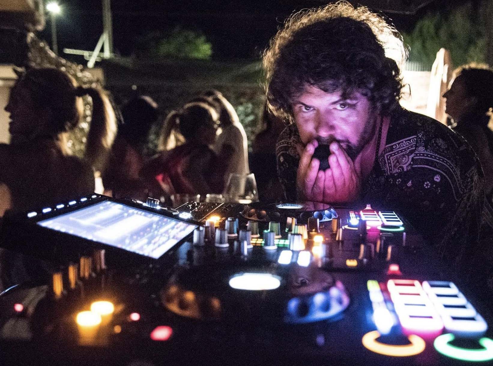 Roby Revolution dietro la consolle